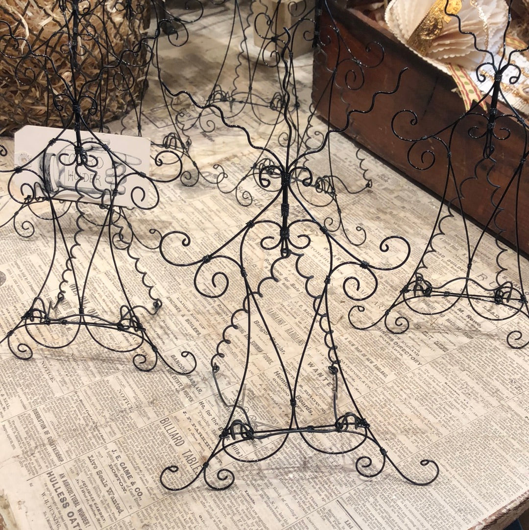 Fancy Wire Easel