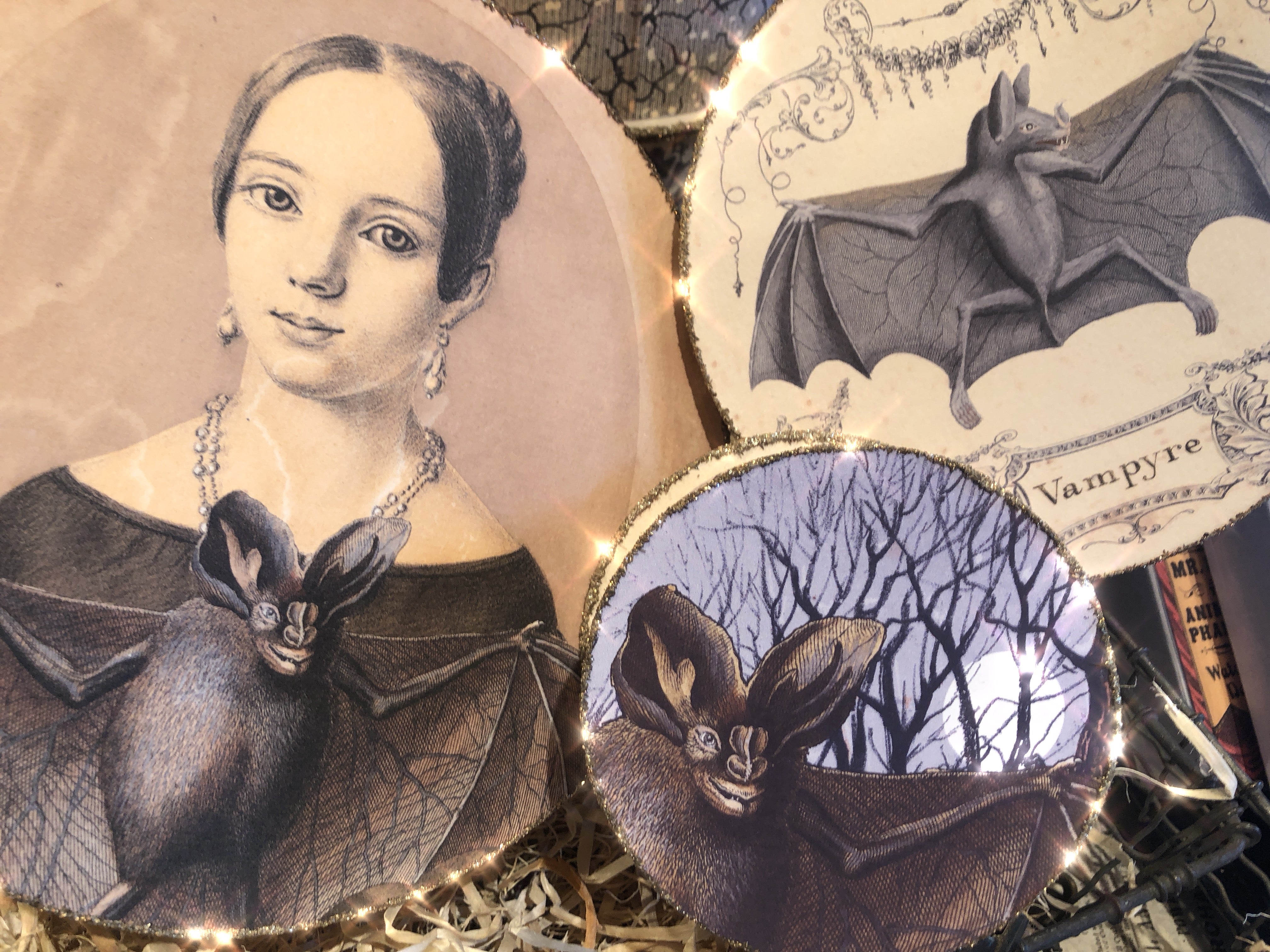 Set of 3 Stacking Boxes with Antique Graphics