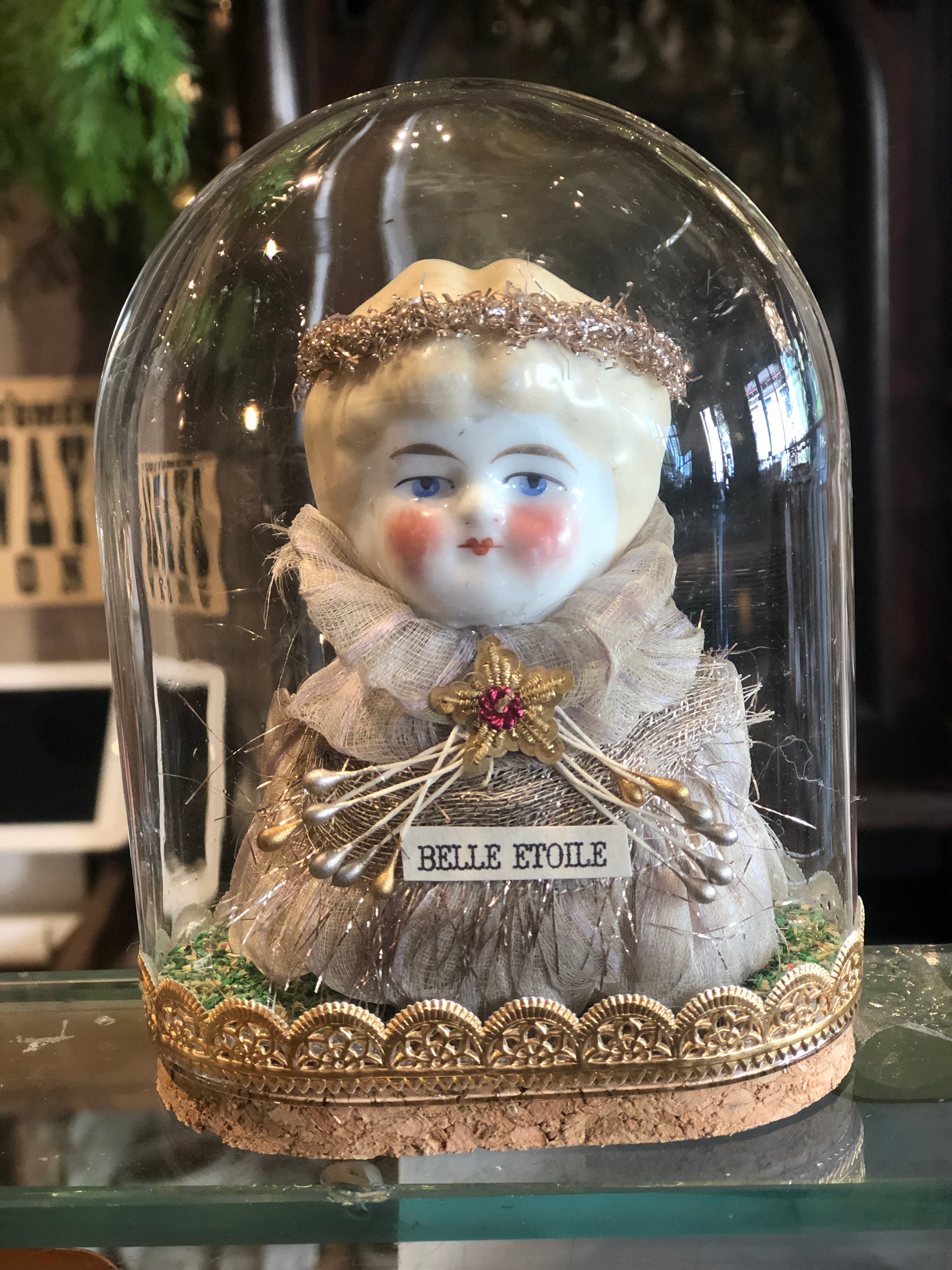 Antique Christmas Fairies in Oval Dome
