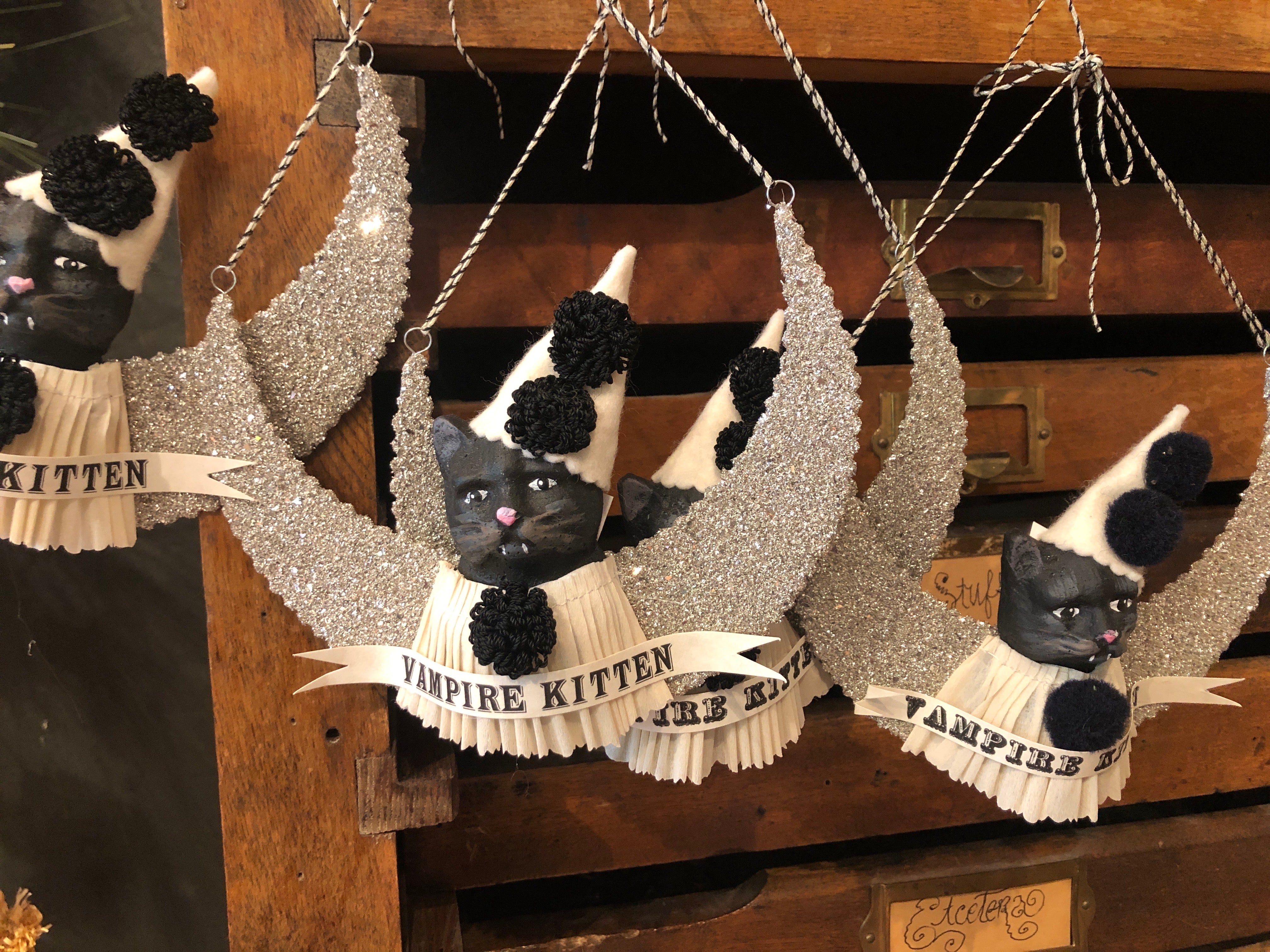 Pierrot Vampire Kittens!
