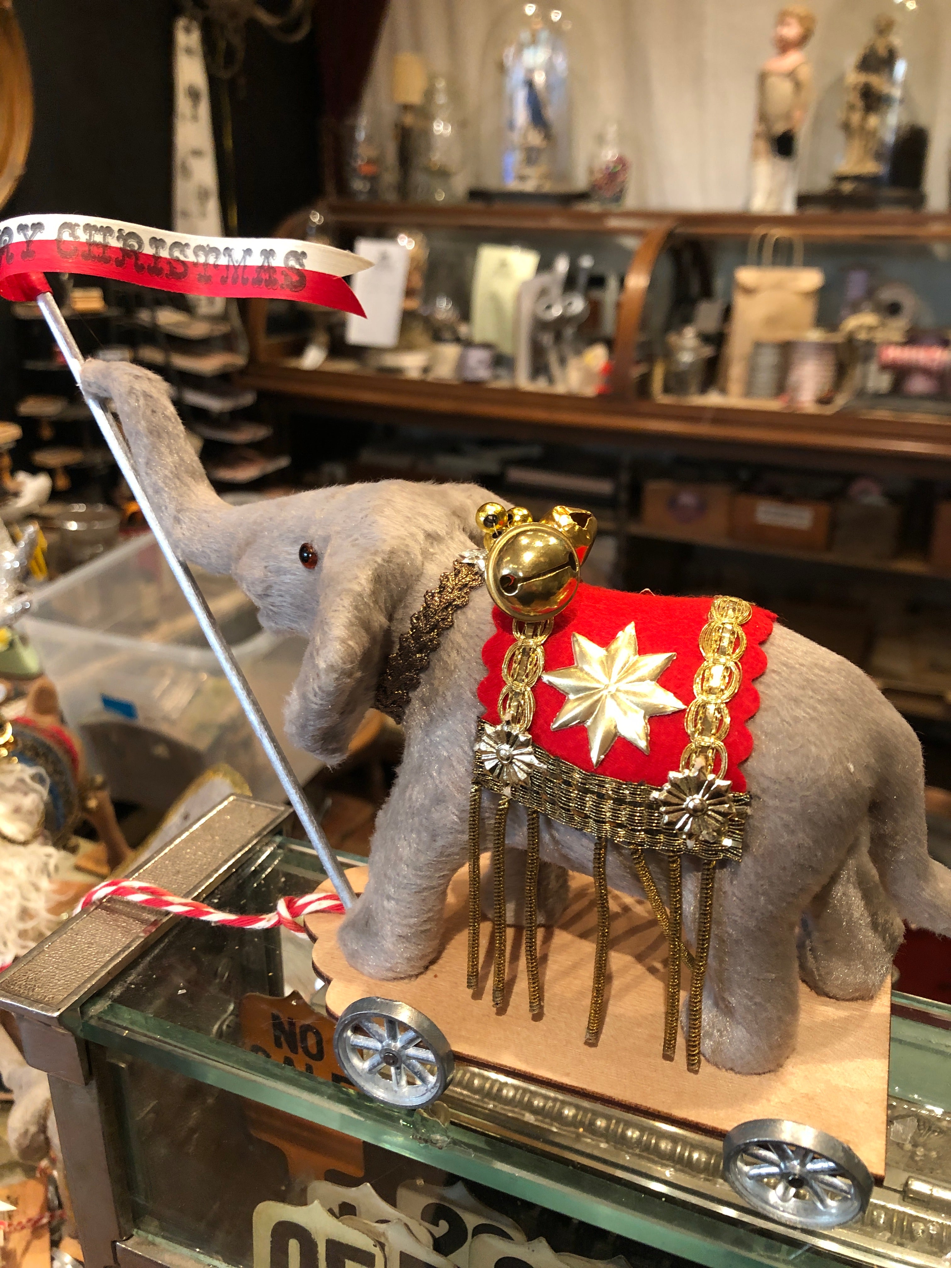 Cirque De Noel Christmas Elephants on Wheels