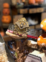 Load image into Gallery viewer, Filagree Metal Vampire Crown
