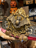 Load image into Gallery viewer, Filagree Metal Vampire Crown
