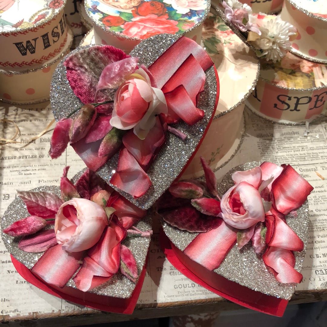 Valentine Gift Box with Vintage Leaves & Roses