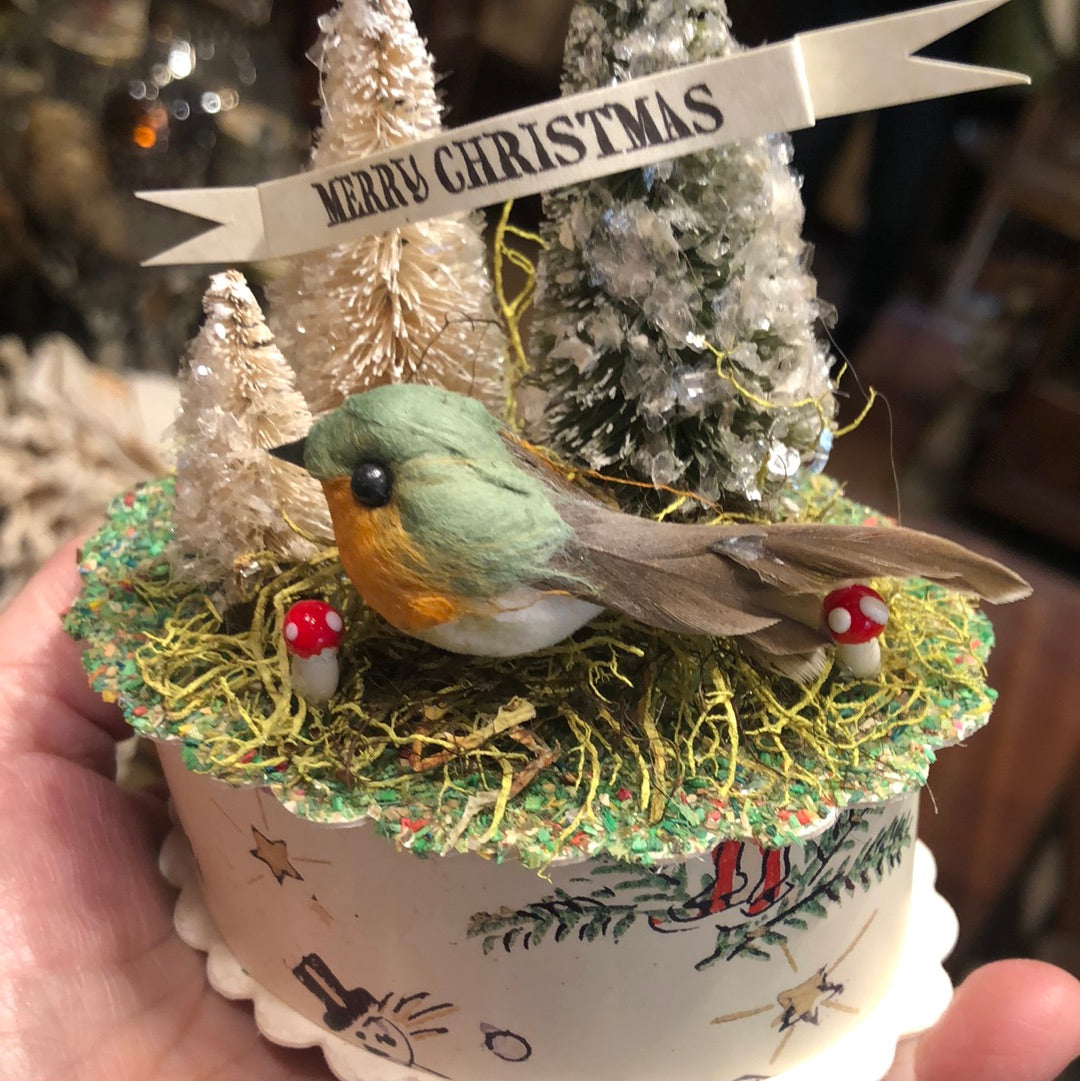 Wintery Bird on Gift Box